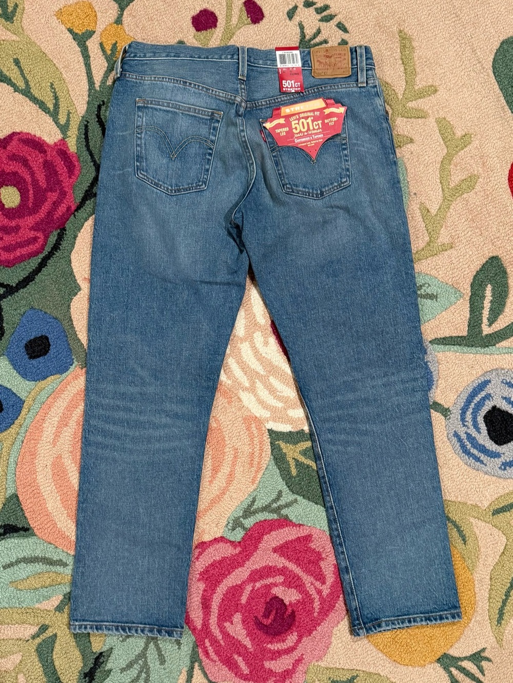 Levi’s 501 CT size 28,cropped length, NWT - Picture 2 of 6